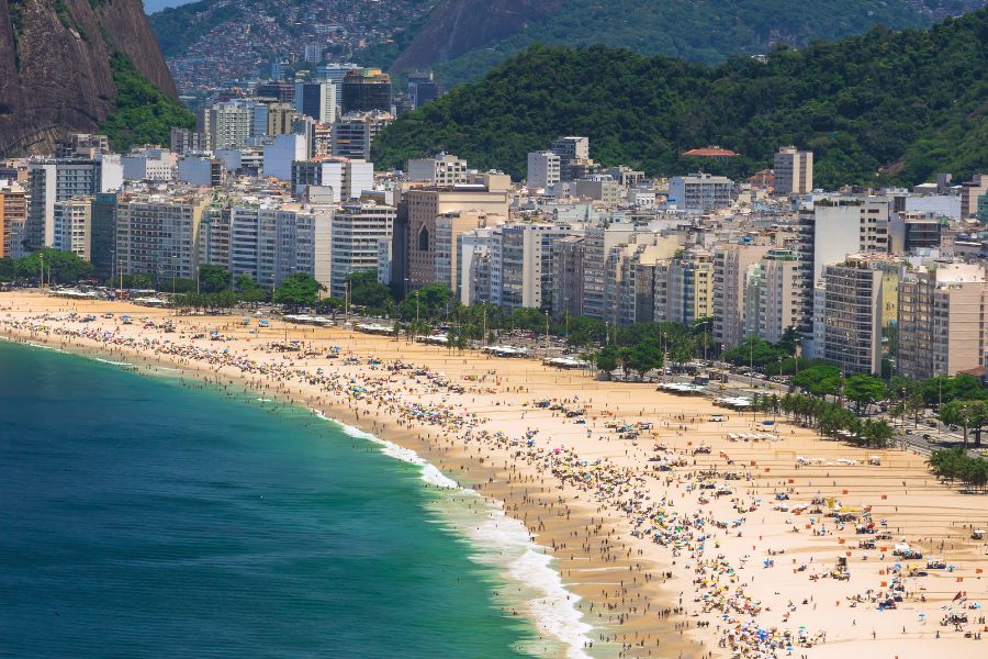 Impacts positifs du tourisme de masse sur les destinations