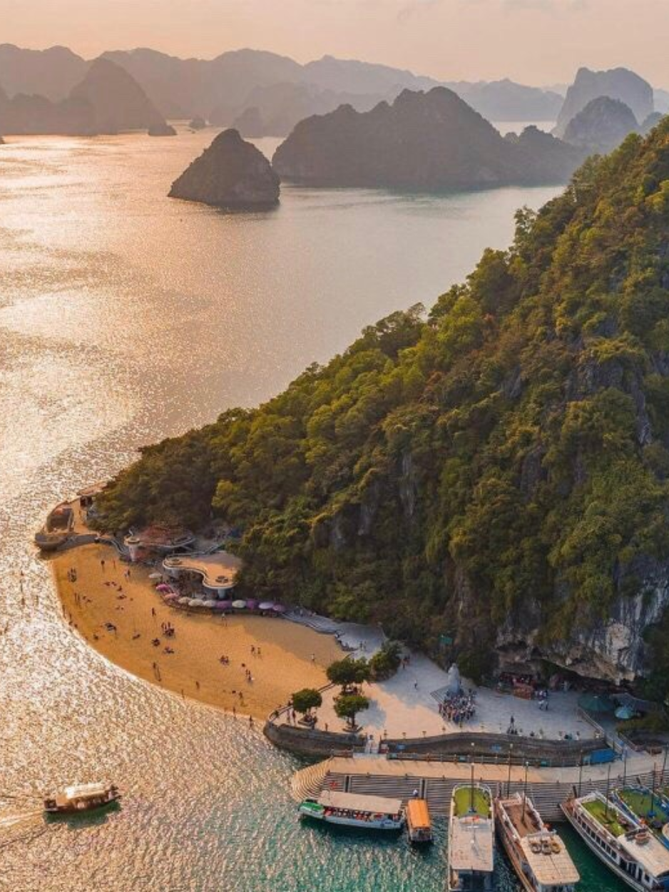Île de Titop (Titov) – Vue panoramique de Ha Long